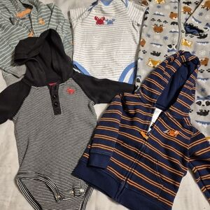 5 Cute Baby Onesies/Hoodies Set. Size 9 Months